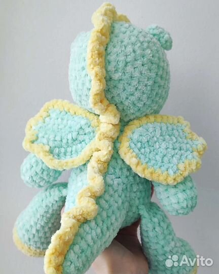 Дракоша вязаный из плюшевой пряжи