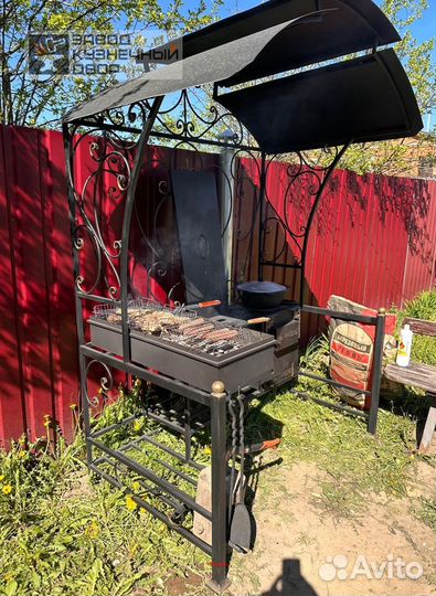 Мангал кованый с крышей