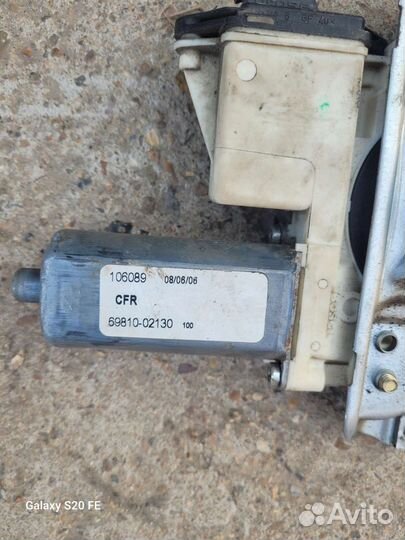 Стеклоподъемник toyota corolla 120 передний правый