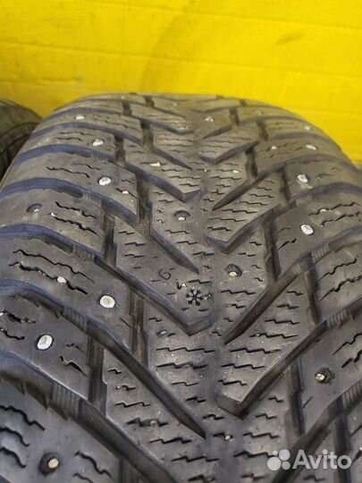Nokian Tyres Hakkapeliitta 8 SUV 235/60 R18 107T