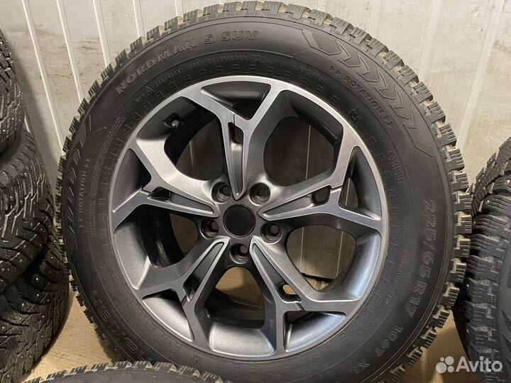 Зимние колеса R17, 5:114.3, Nokian 225/65/17