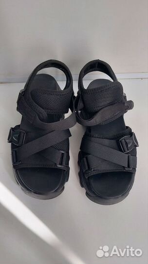 Сандалии женские на подошве