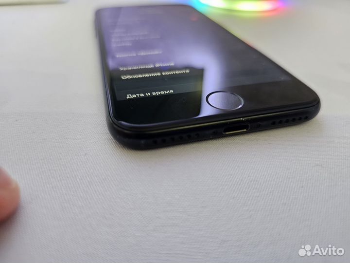 iPhone SE, 128 ГБ