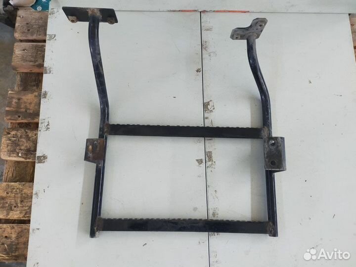 Подножка (на глушителе) / XF105 (DAF)