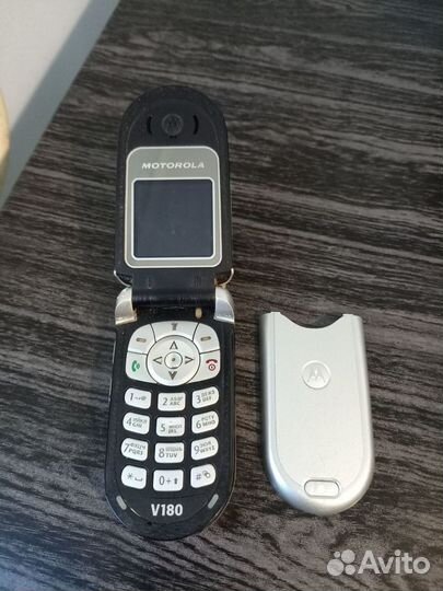 Motorola V180