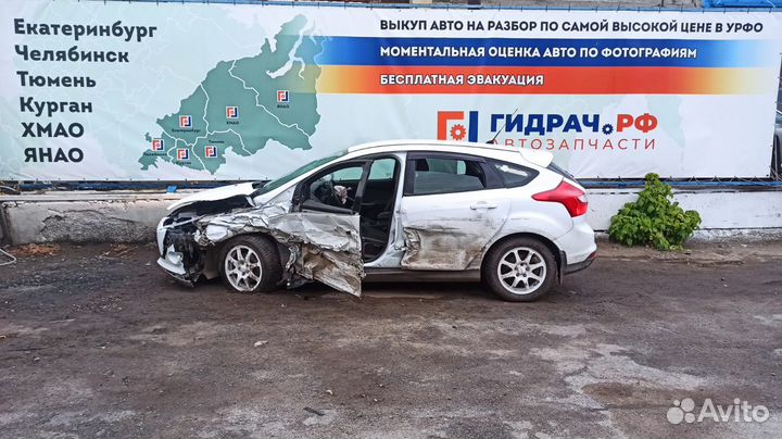 Ручка двери задней правой наружняя Ford Focus 3