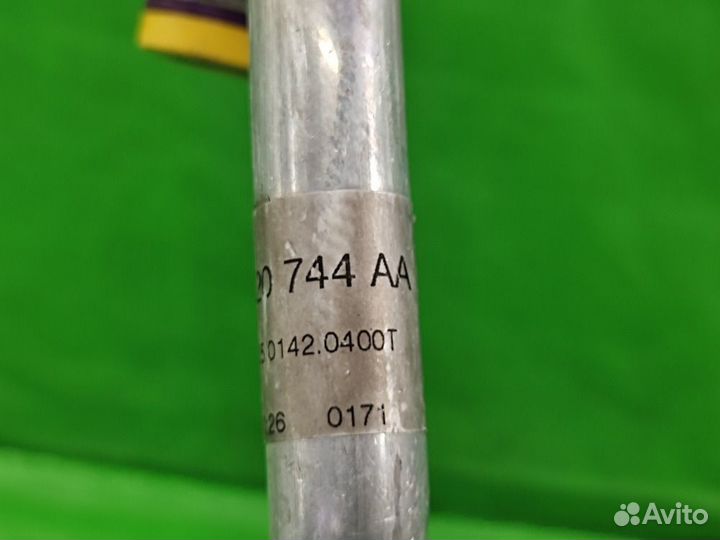 Трубка кондиционера 7L6820744AA VW Touareg 02-10