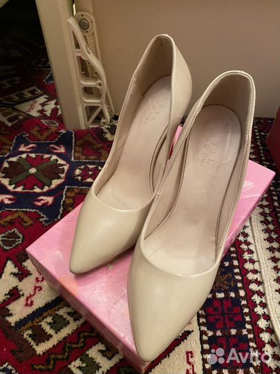 Туфли женские 38 размер бежевые