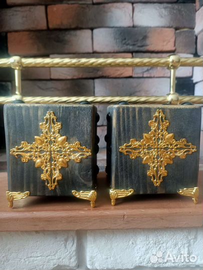 Подсвечники в готическом стиле