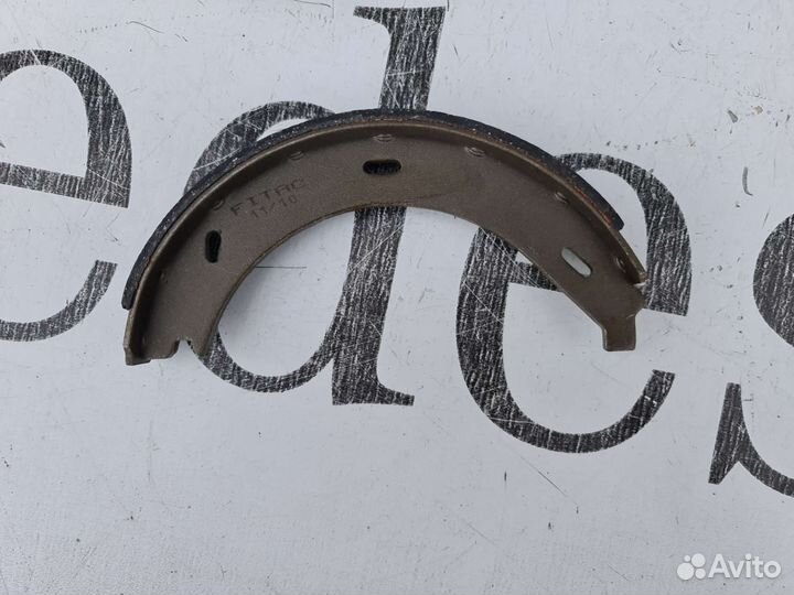 Колодки ручника Mercedes W638