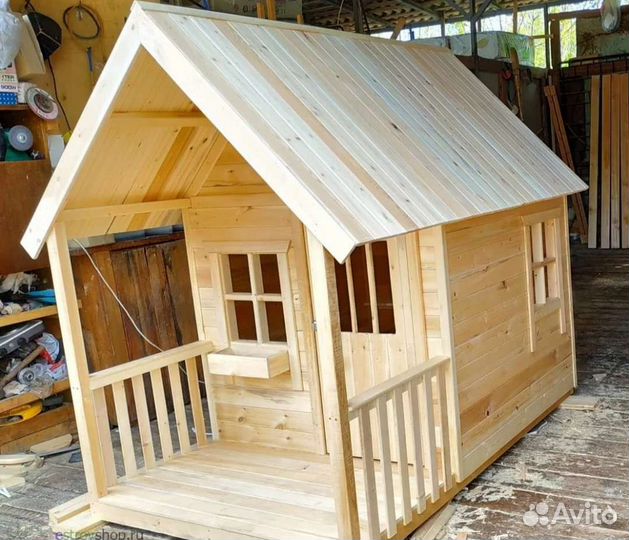 Детский игровой домик из дерева