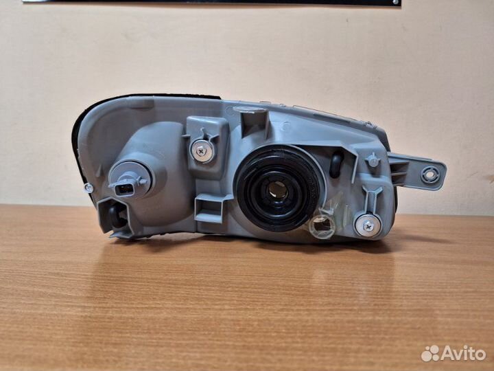 Фара передняя левая Hyundai Accent LC