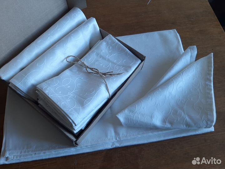 Набор скатерть (подтарельники) + салфетки