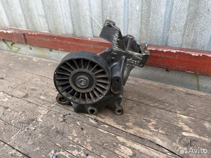 Кронштейн генератора Citroen Xsara