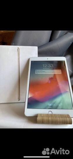 Планшет iPad mini 3