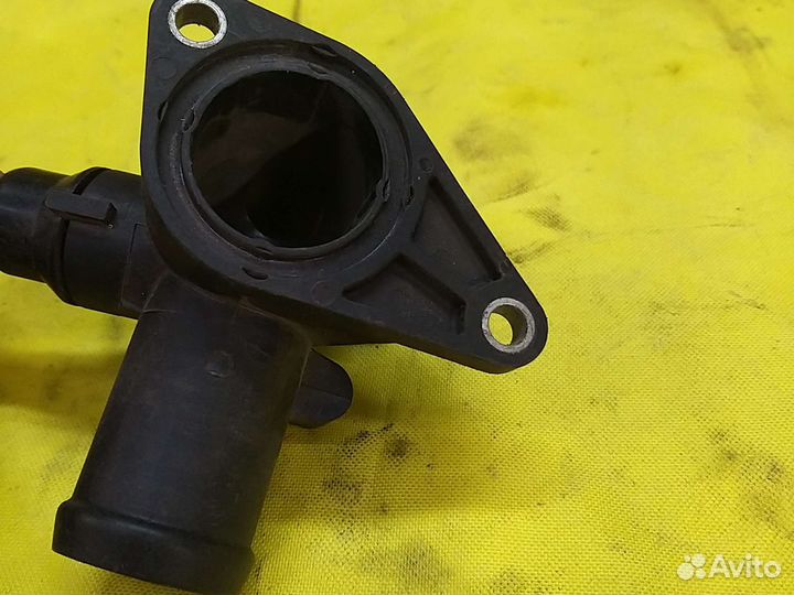 Тройник охлаждения Volkswagen Passat B5