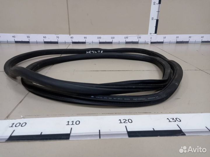 Уплотнитель проема двери передней левой Skoda Octa