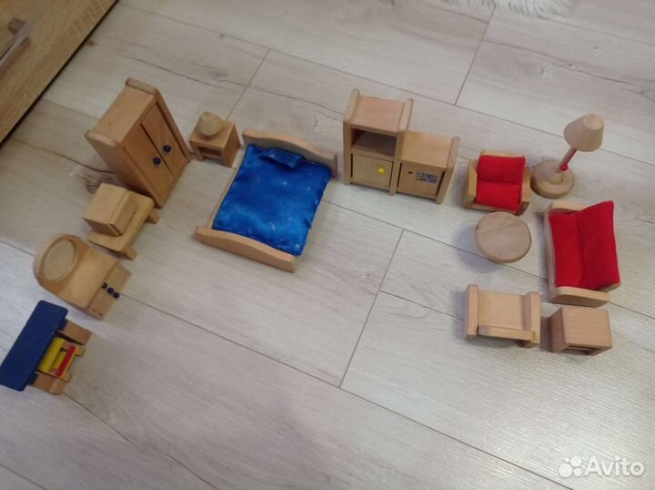 Деревянная мебель для кукол