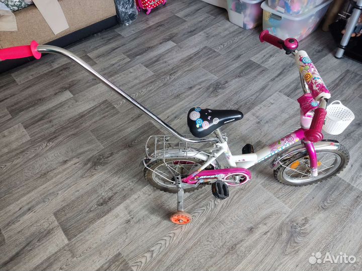 Детский велосипед с родительской ручкой