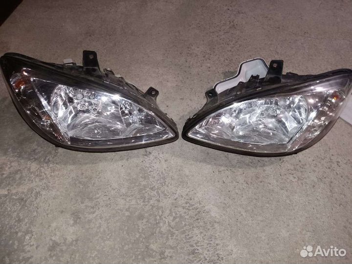 Фара на мерседес 639
