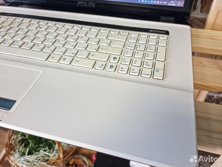 Ноутбук Asus K73 Core i7/10/Nvidia 2GB/SSD256+HDD