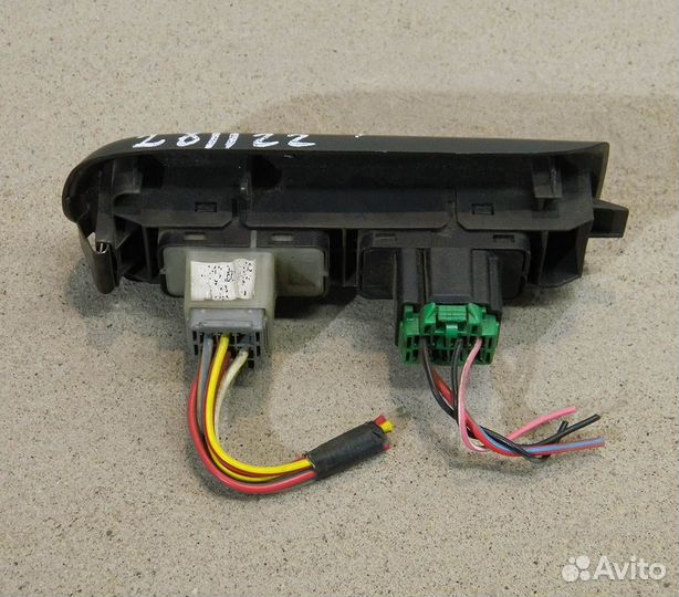 Кнопка стеклоподъемника передняя правая Ford Escap