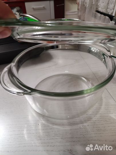 Стеклянная кастрюля
