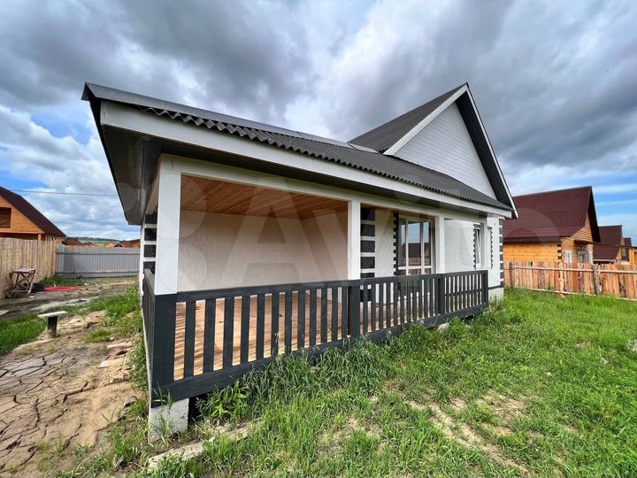 Коттедж 200 м² на участке 10 сот.