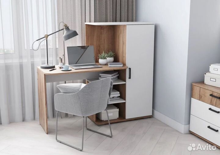 Стол компьютерный. Различные расцветки. В наличии