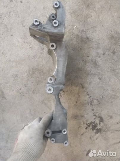 Кронштейн генератора Skoda Octavia Tour A4 1.6 AKL