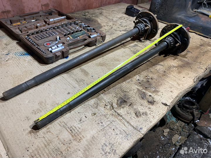 Задние полуоси с блоком Jeep grand cherokee 99г