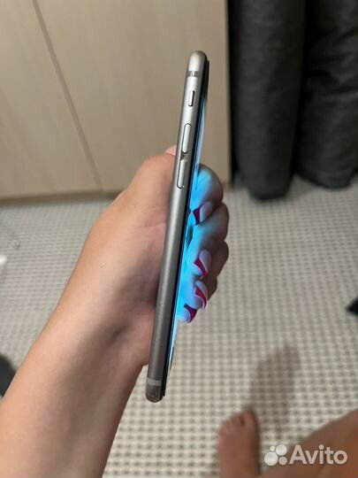 Телефон iPhone 6s