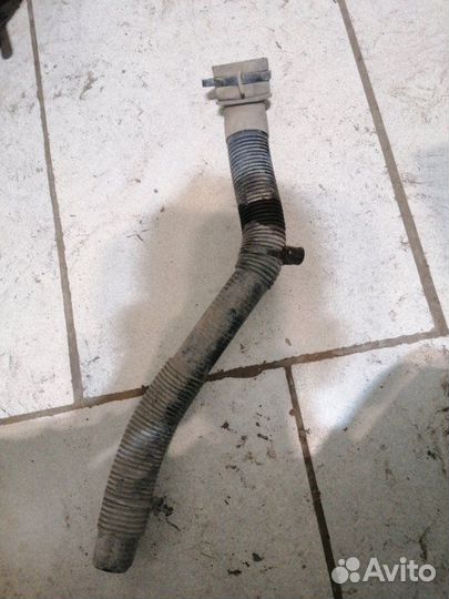 Патрубок стеклоочистителя передний правый Dodge