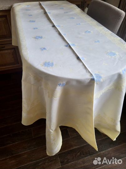 Скатерть жакардовая 