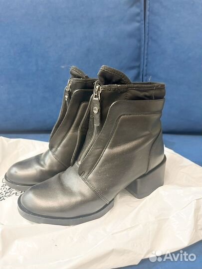 Пуховик и вещи женские