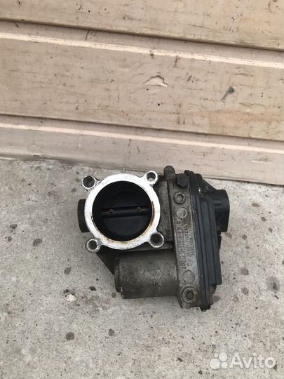 Дроссельная заслонка Ford Focus 2 1505642
