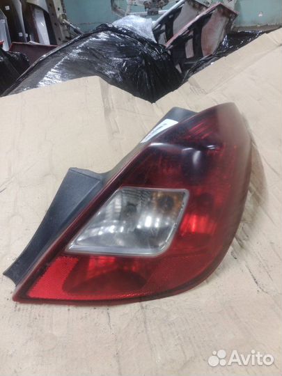 Задний фонарь правый Opel Corsa D 2008