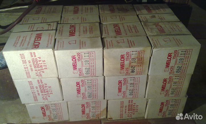 Плитка настенная, керамика, 15х25 новая в упаковке