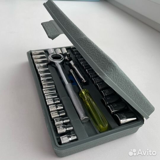 Набор торцевых головок с трещеткой