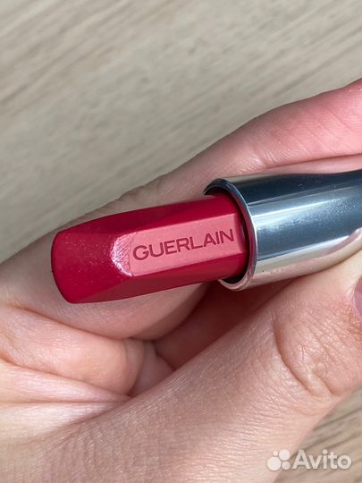Помада Guerlain Sheer Shine 688