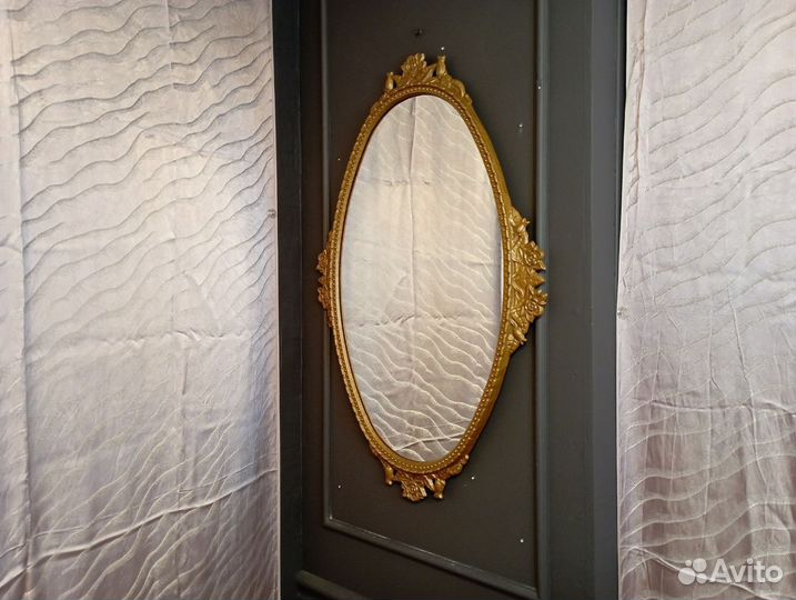 Зеркало в ажурной металлической раме