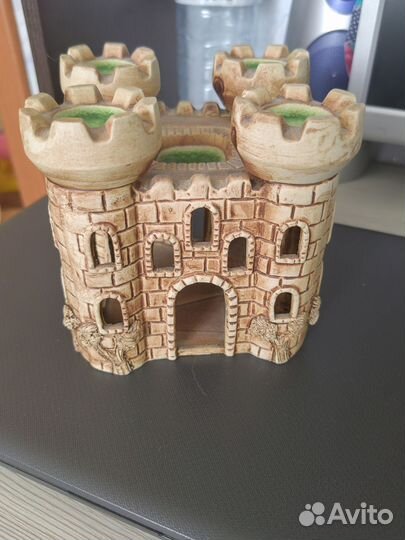 Домик- замок для аквариума