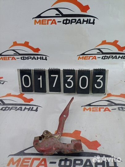 Петля капота левая Mazda Mazda3 седан Z6 2005