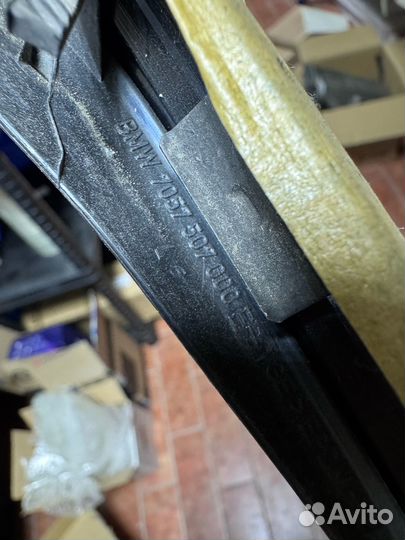 Молдинг двери передний левый Bmw черный глянец E60