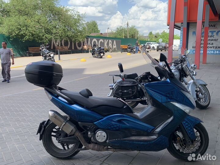 Yamaha tmax 560