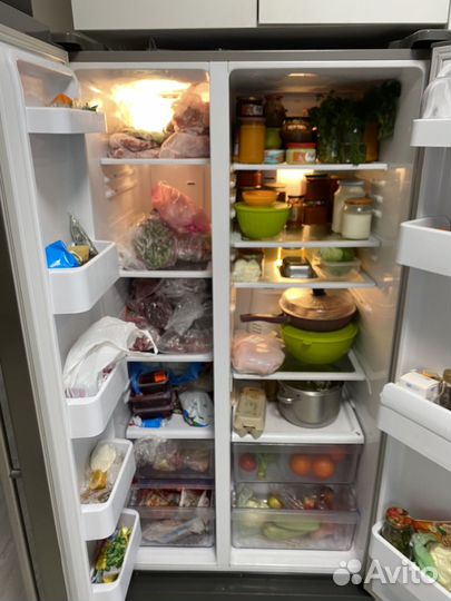 Холодильник Samsung