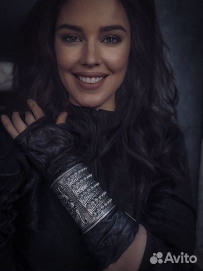 Диадема тика на голову браслеты кофры бусы