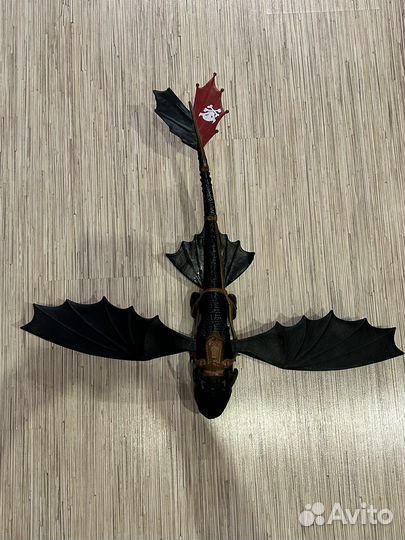 Дракон беззубик