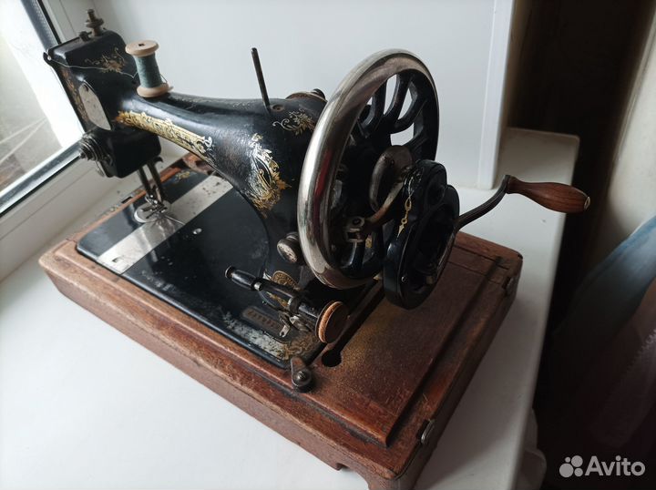 Швейная машинка Zinger стариннная с руководством