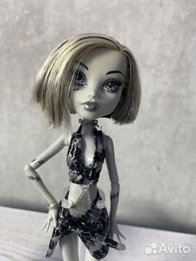 Кукла монстер хай Френки чб